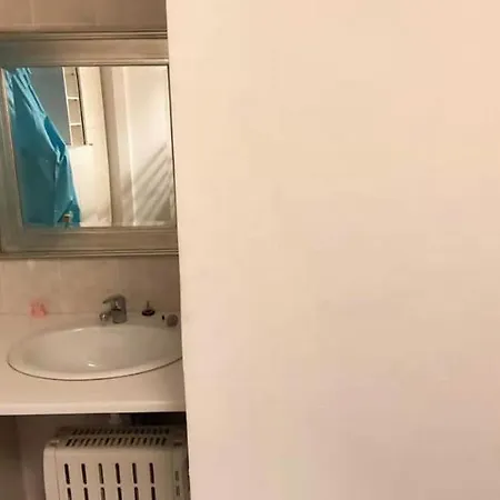 Hostel Fleur De Paris